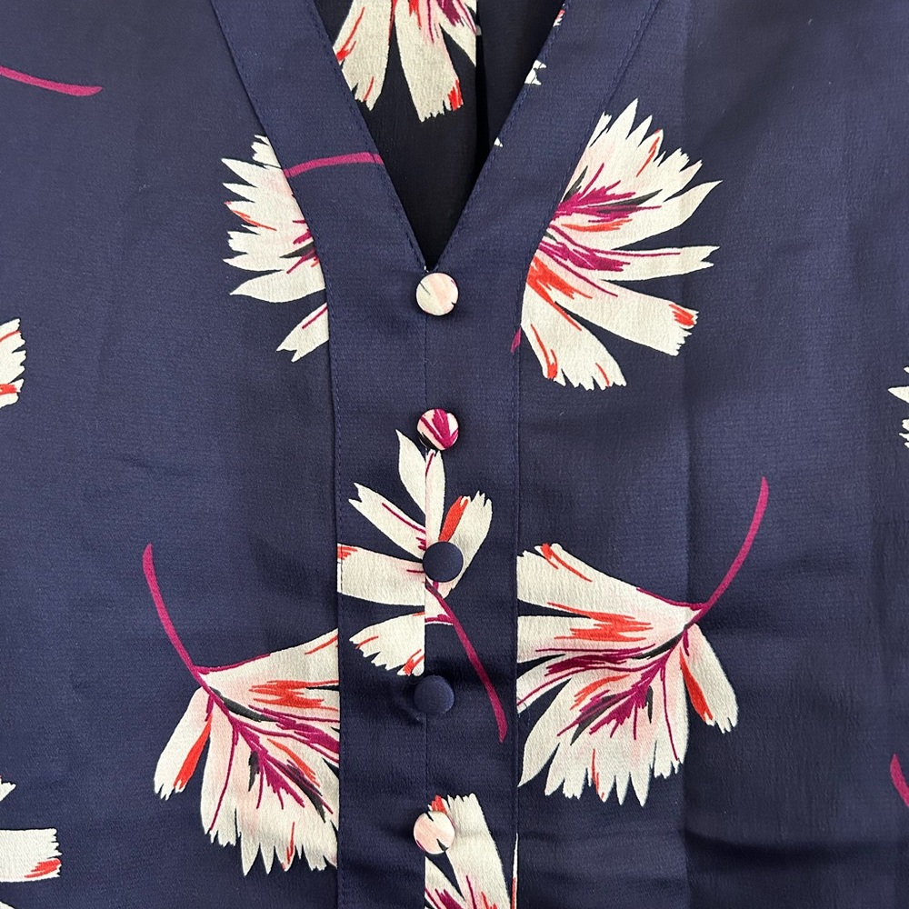 Express Navy Floral Blouse - Picture 5 of 7